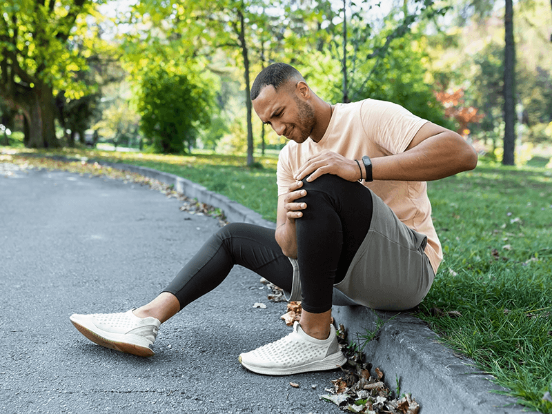 How to Treat Knee Pain: Common Causes and Symptoms